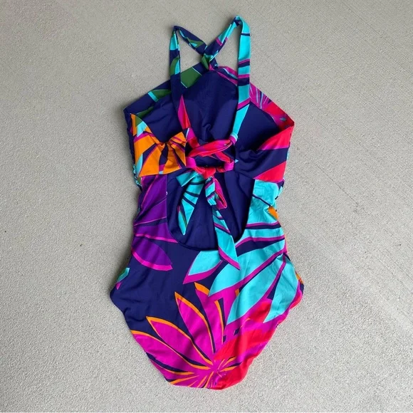 NWT Trina Turk Women's Wailea Reversible Multicolor Halter Swimsuit Size 10 - Picture 9 of 15